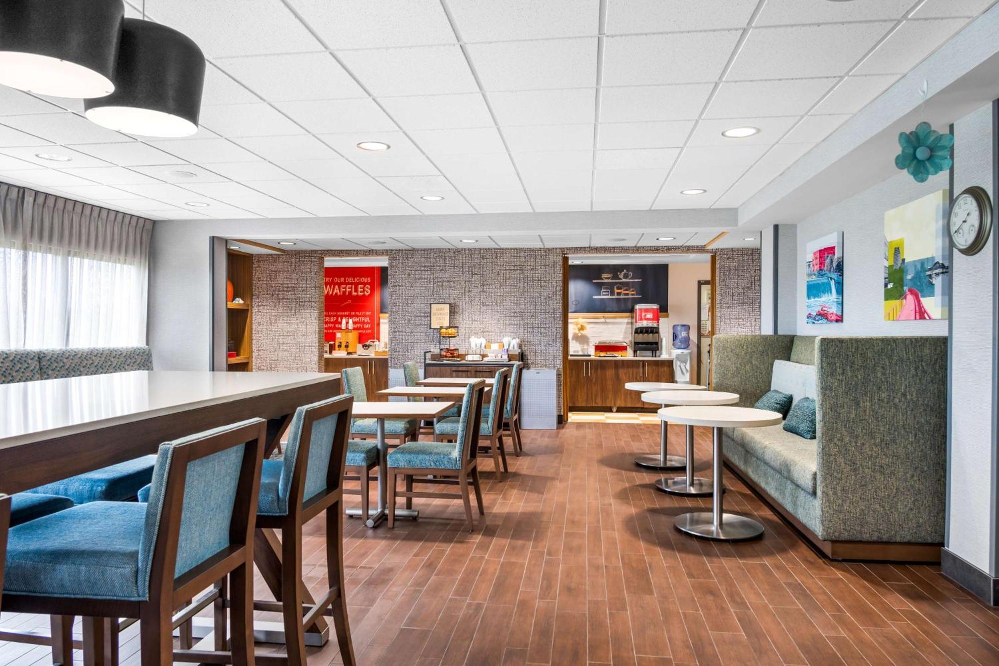 Hampton Inn Grand Rapids/North Уолкер Экстерьер фото