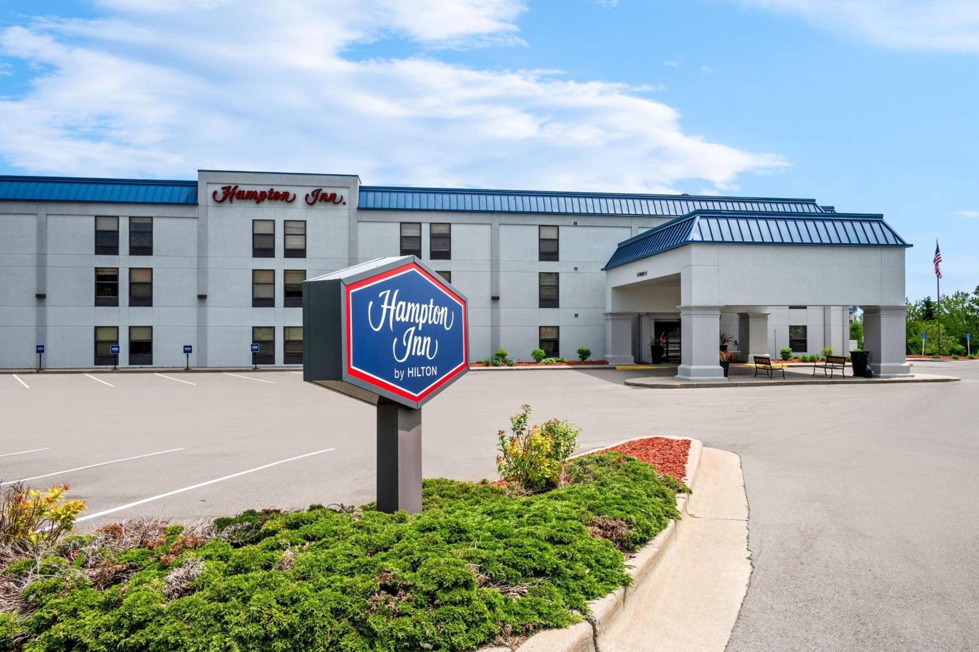 Hampton Inn Grand Rapids/North Уолкер Экстерьер фото