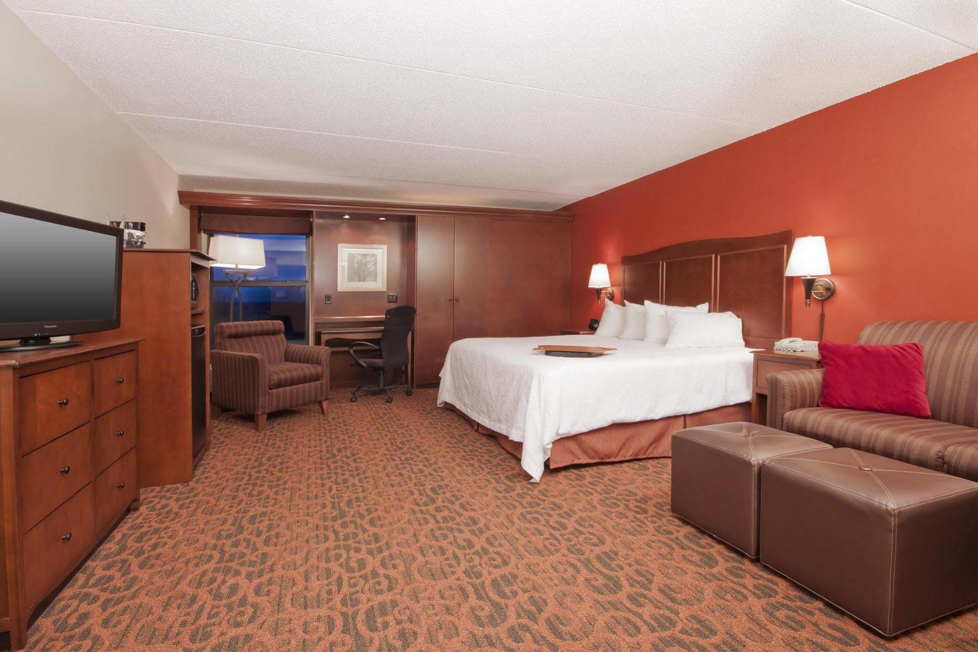 Hampton Inn Grand Rapids/North Уолкер Экстерьер фото